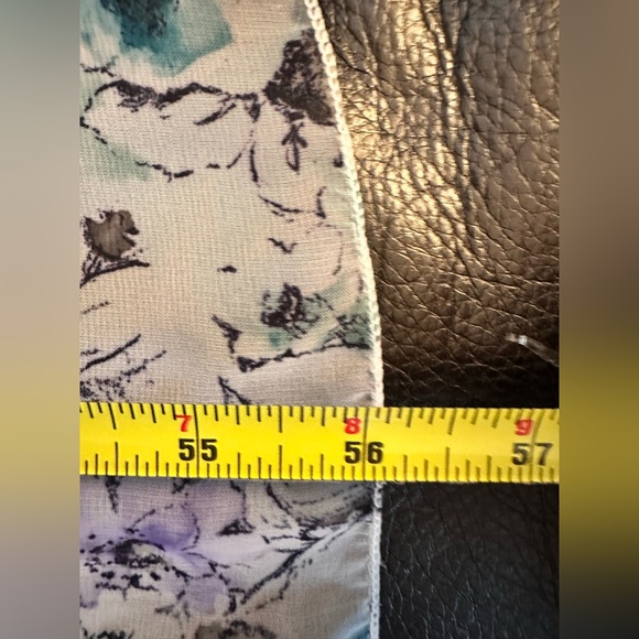 Floral Scarf Sheer and Simple Elegance - Picture 5 of 6